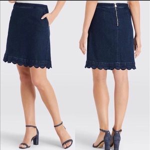 Draper James size 8 Scallop Hem Denim Skirt